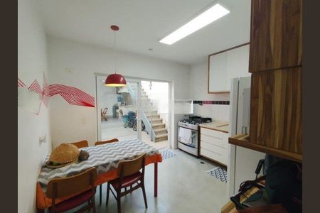 Casa à venda com 2 quartos, 130m² em Campo Belo, São Paulo