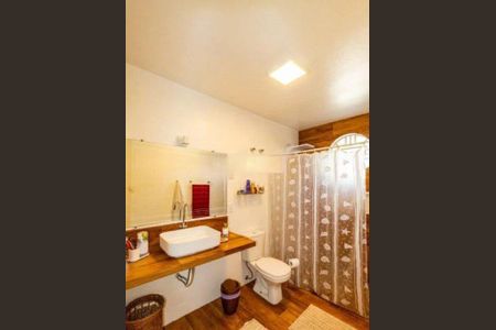 Casa à venda com 3 quartos, 300m² em Vila Alexandria, São Paulo