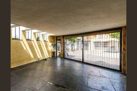 Casa à venda com 3 quartos, 300m² em Vila Alexandria, São Paulo