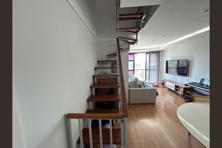 Apartamento à venda com 169m², 2 quartos e 1 vagaEscada