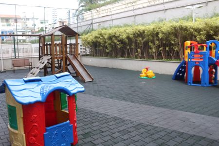 Apartamento à venda com 79m², 2 quartos e 2 vagasÁrea comum - Playground