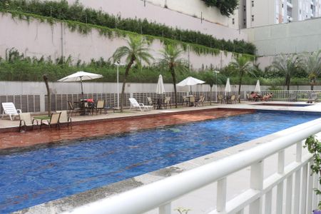 Apartamento à venda com 79m², 2 quartos e 2 vagasÁrea comum - Piscina