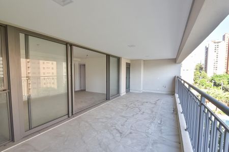 Apartamento à venda com 144m², 4 quartos e 2 vagasVaranda