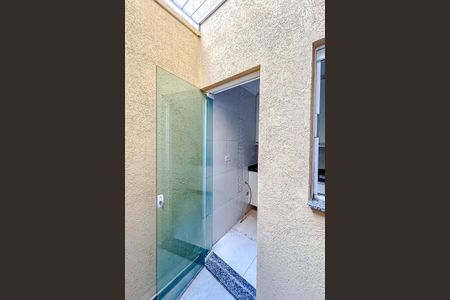 Casa de condomínio à venda com 50m², 2 quartos e 1 vagaÁrea de Serviço