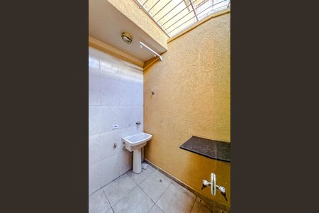 Casa de condomínio à venda com 50m², 2 quartos e 1 vagaÁrea de Serviço