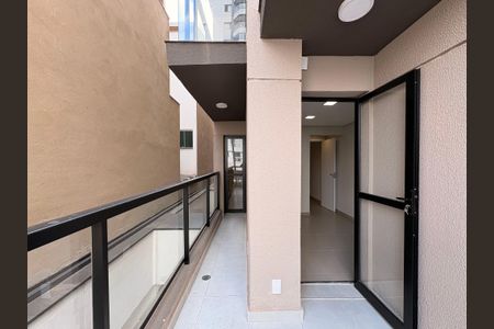 Apartamento para alugar com 62m², 2 quartos e 1 vagaSacada integrativa entre suite e quarto 1