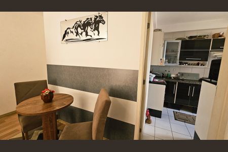 Sala de apartamento à venda com 2 quartos, 54m² em Vila Nova Esperia, Jundiaí