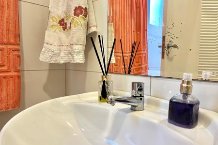 Casa à venda com 225m², 3 quartos e 2 vagas Casa à venda com 225m², 3 quartos e 2 vagasBanheiro da Suíte de Serviço