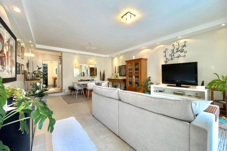 Sala de casa para alugar com 3 quartos, 225m² em Mirandópolis, São Paulo