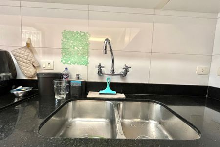 Casa à venda com 225m², 3 quartos e 2 vagas Casa à venda com 225m², 3 quartos e 2 vagasCozinha