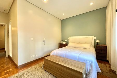 Casa à venda com 225m², 3 quartos e 2 vagas Casa à venda com 225m², 3 quartos e 2 vagasSuite