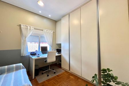 Casa à venda com 225m², 3 quartos e 2 vagas Casa à venda com 225m², 3 quartos e 2 vagasQuarto 3