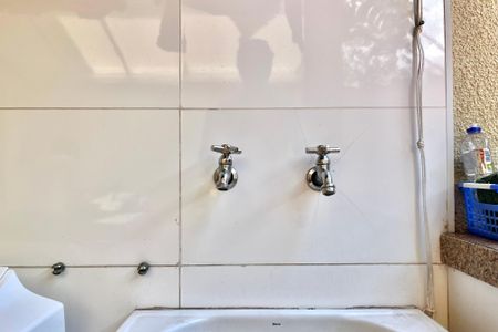 Casa à venda com 225m², 3 quartos e 2 vagas Casa à venda com 225m², 3 quartos e 2 vagasÁrea de Serviço