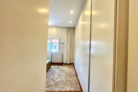 Casa à venda com 225m², 3 quartos e 2 vagas Casa à venda com 225m², 3 quartos e 2 vagasSuite