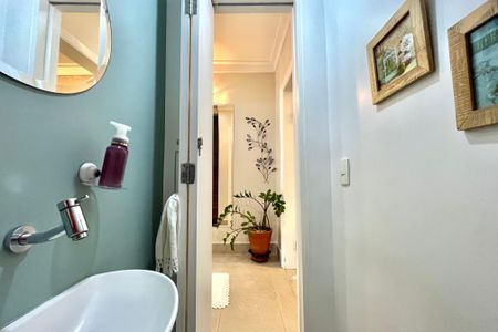 Casa à venda com 225m², 3 quartos e 2 vagas Casa à venda com 225m², 3 quartos e 2 vagasLavabo