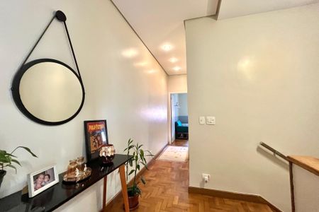 Casa à venda com 225m², 3 quartos e 2 vagas Casa à venda com 225m², 3 quartos e 2 vagasCorredor