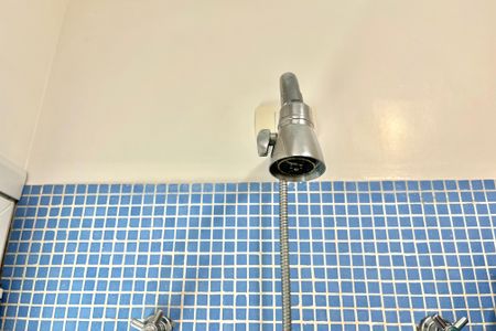 Casa à venda com 225m², 3 quartos e 2 vagas Casa à venda com 225m², 3 quartos e 2 vagasBanheiro Corredor