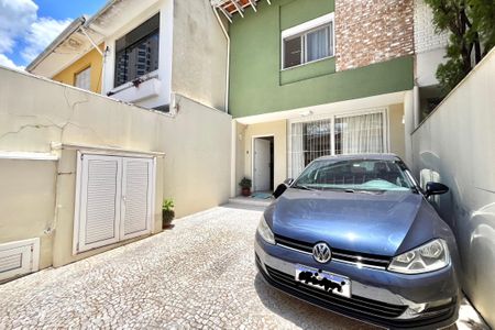 Casa à venda com 225m², 3 quartos e 2 vagas Casa à venda com 225m², 3 quartos e 2 vagasGaragem