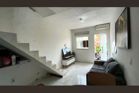 Sala de casa de condomínio à venda com 2 quartos, 100m² em Vargem Pequena, Rio de Janeiro