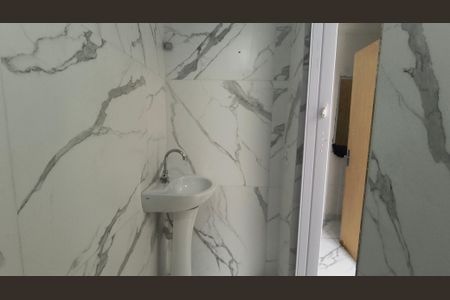 Casa de condomínio para alugar com 100m², 2 quartos e 2 vagasBanheiro Social 1