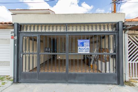 Casa para alugar com 156m², 3 quartos e 2 vagas Casa para alugar com 156m², 3 quartos e 2 vagasFachada + placa