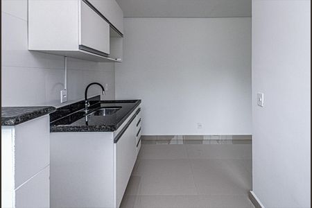 Apartamento para alugar com 33m², 1 quarto e sem vagacozinha e área de serviço compartilhadas_5