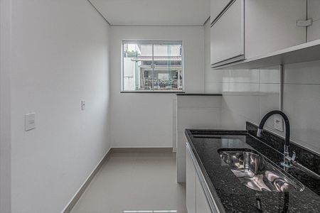Apartamento para alugar com 33m², 1 quarto e sem vagacozinha e área de serviço compartilhadas_2
