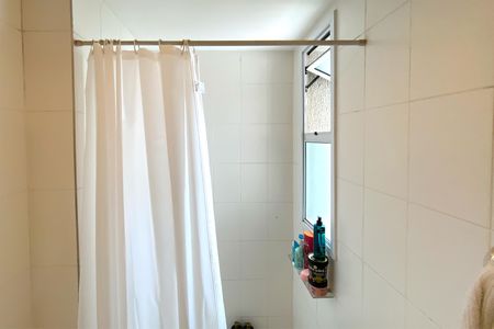 Apartamento à venda com 219m², 4 quartos e 4 vagasBanheiro da Suíte 2