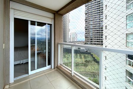 Apartamento à venda com 219m², 4 quartos e 4 vagasVaranda da Suite 1