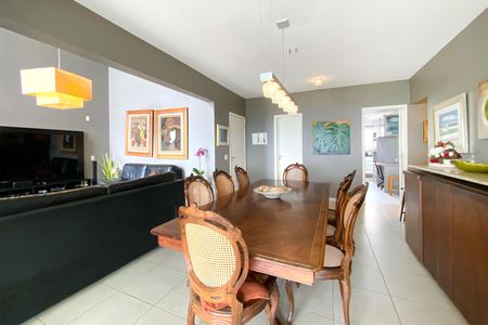 Apartamento à venda com 219m², 4 quartos e 4 vagasSala