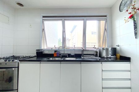 Apartamento à venda com 219m², 4 quartos e 4 vagasCozinha