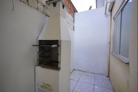 Pátio churrasqueira  de casa de condomínio para alugar com 2 quartos, 80m² em São João do Rio Vermelho, Florianópolis