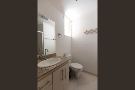 Banheiro de kitnet/studio para alugar com 1 quarto, 42m² em Botafogo, Campinas