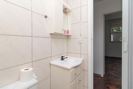 Banheiro de apartamento para alugar com 1 quarto, 39m² em Camaquã, Porto Alegre