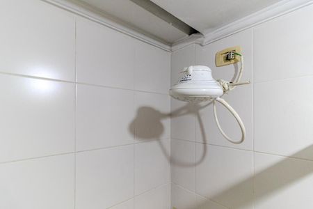 Banheiro de kitnet/studio para alugar com 1 quarto, 28m² em Campos Elíseos, São Paulo