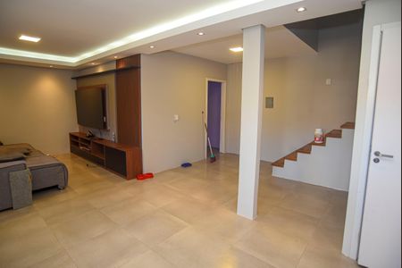 Casa para alugar com 200m², 2 quartos e 3 vagas Casa para alugar com 200m², 2 quartos e 3 vagasSala