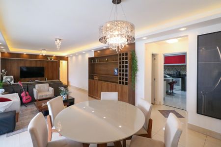 Apartamento à venda com 162m², 3 quartos e 3 vagas Apartamento à venda com 162m², 3 quartos e 3 vagasSala