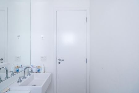 Apartamento à venda com 162m², 3 quartos e 3 vagas Apartamento à venda com 162m², 3 quartos e 3 vagasBanheiro da Suíte 1