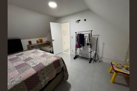 Casa de condomínio à venda com 350m², 5 quartos e 5 vagasQuarto 4