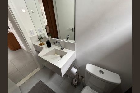 Casa de condomínio à venda com 350m², 5 quartos e 5 vagasLavabo