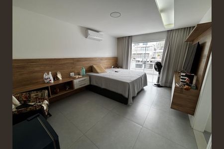 Casa de condomínio à venda com 350m², 5 quartos e 5 vagasSuíte 1