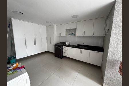 Casa de condomínio à venda com 350m², 5 quartos e 5 vagasÁrea de Serviço