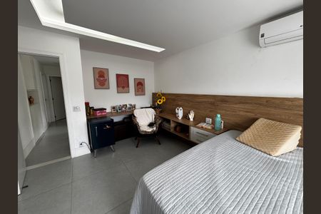 Casa de condomínio à venda com 350m², 5 quartos e 5 vagasSuíte 1