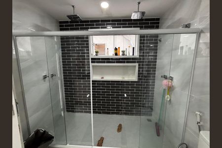 Casa de condomínio à venda com 350m², 5 quartos e 5 vagasBanheiro da Suíte 1