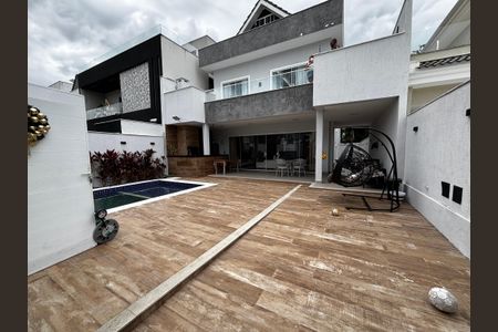 Casa de condomínio à venda com 350m², 5 quartos e 5 vagasFachada