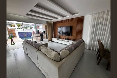Casa de condomínio à venda com 350m², 5 quartos e 5 vagasSala