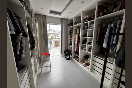 Casa de condomínio à venda com 350m², 5 quartos e 5 vagasCloset da suíte 1