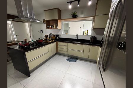 Casa de condomínio à venda com 350m², 5 quartos e 5 vagasCozinha