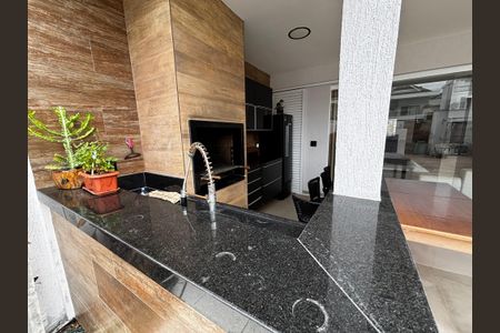 Casa de condomínio à venda com 350m², 5 quartos e 5 vagasÁrea externa