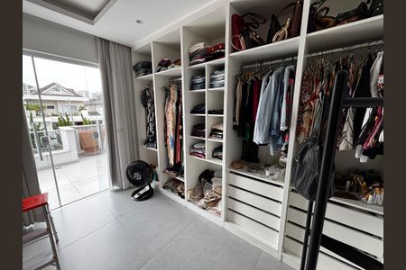 Casa de condomínio à venda com 350m², 5 quartos e 5 vagasSuíte 1